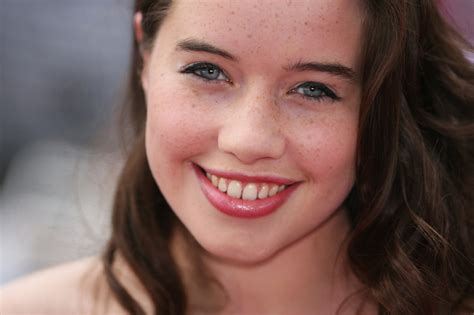 These Anna Popplewell big butt pictures are sure to leave you mesmerized and awestruck. In this section, enjoy our galleria of Anna Popplewell near-nude pictures as well. Anna Popplewell Boobs Size - 35 inches Anna Popplewell Ass Size - 35 inches Anna Popplewell Body Measurements - 35″ x 24″ x 35″ Date Of Birth - 16 December 1988 1.